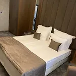 Royal بلوفديف