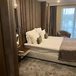 Royal فندق 5*