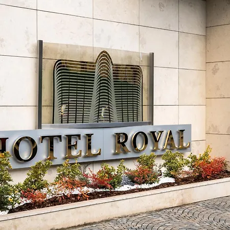Отель Royal 5*
